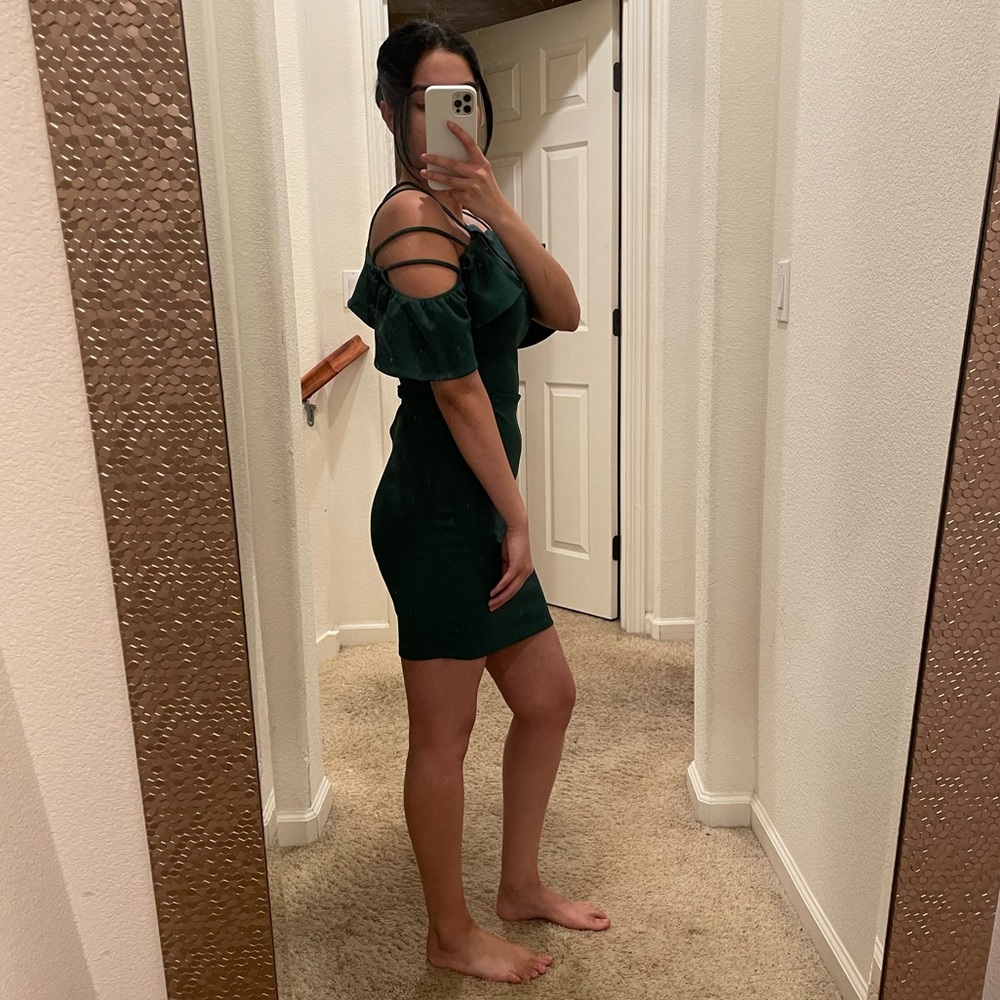 Size Small, Mini Green Dress, only worn once, great condition, dress from Macys